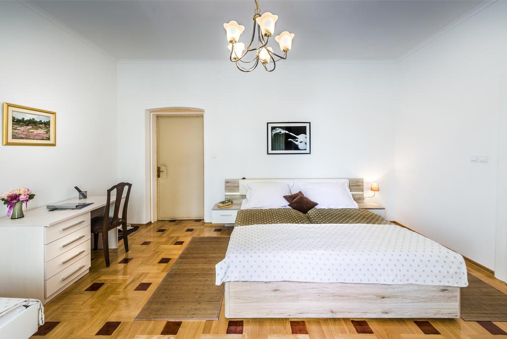 Vila Regina Rooms Karlovac Ngoại thất bức ảnh